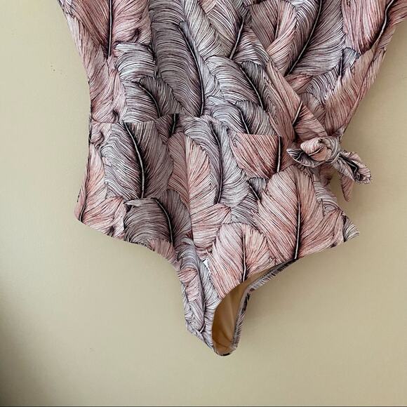 Somedays Lovin Spirit Flies Wrap One Piece Side Tie Swimwear Medium Women’s - Picture 4 of 10